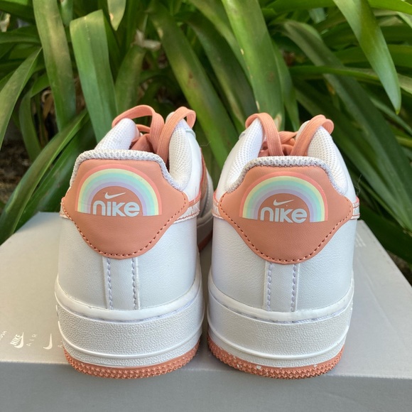 Nike Air Force 1 LV8 - Picture 5 of 5